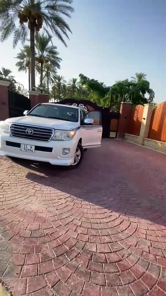سلام عليكم لاندكروزر موديل 14 فول مواصفات رقم بغداد بسمي سيارة بية صبغ قليل رقم ‏‪***********‬‏عنوان بغداد مدائن سعر 315وبية مجال

