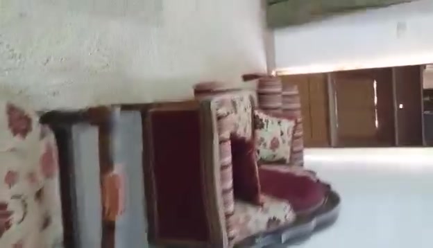 بيت موثث ل الايجار
العنوان جسر سيف سعد _ حي الرضا_ قرب بيت المحافظ سابقا

 الايجار ٤٠٠ الف.مؤثث مطلوب طلاب او عائله صغيره 

غرفتان كبار 
صحيات 
مطبخ .منفصل تماما .
منطقه هادئه جدا
