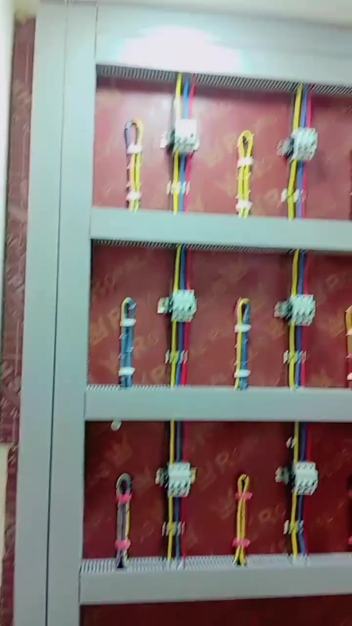 سلام عليكم كهربائي متفرغ تأسيس سيمنز أو بوري شغل دراجة اولى بغداد الحرية***********

