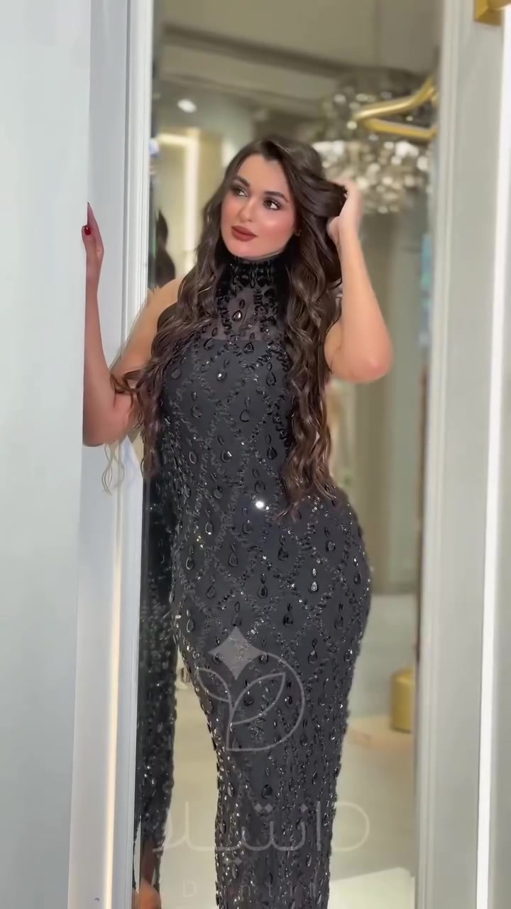 دماررررر هالفستان 🔥✨
يرسم الجسم رسم 🫠
بيا لون حبيتوا التصميم ؟🖤..
