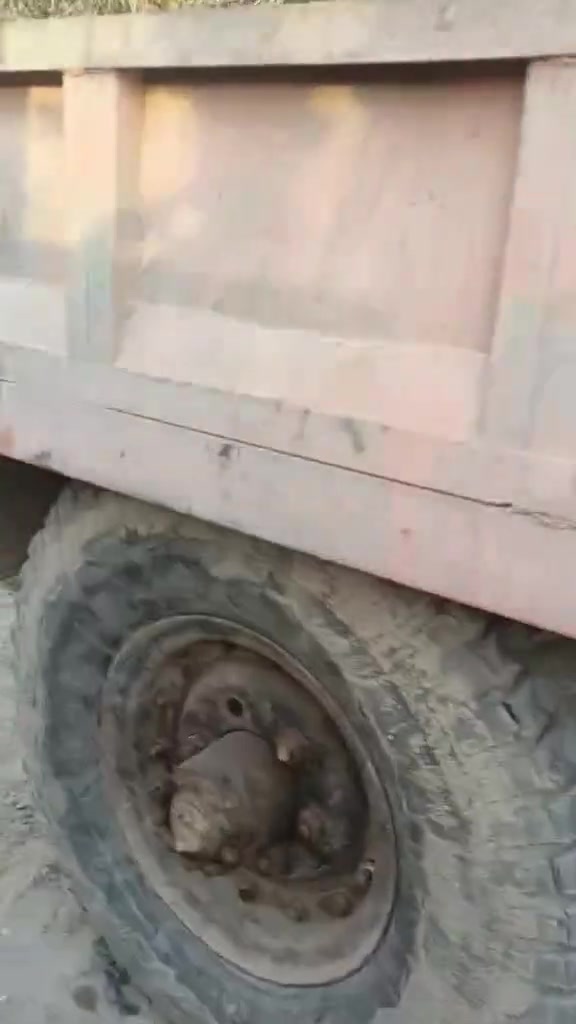السلام عليكم
عربانه حداديه نضيفه ونج تايرات بوجهك للعمل السعر مليون و400الف وبيه مجال استفسار عل الرقم ***********
عنوان كربلاء طويريج

