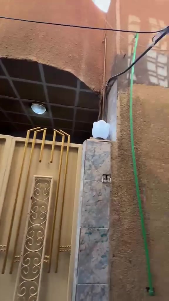 السلام عليكم دار للبيع المساحة 60م قرب كورنيش الكريعات للاستفسار
الاتصال على الرقم التالي ‏‪***********‬‏
