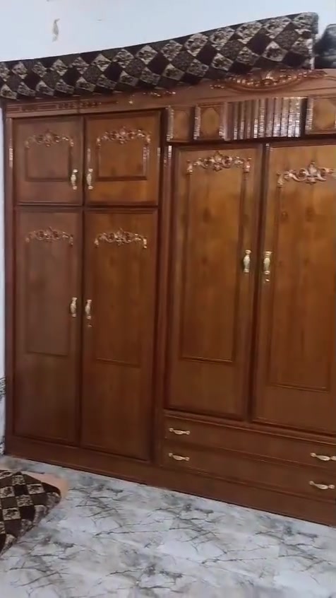 غرفه خشب للبيع ستعمال لمده غصيره
 السعر مليون وبيه مجال 
الانبار حصيبه شرقيه 
رقم للتواصل ***********
