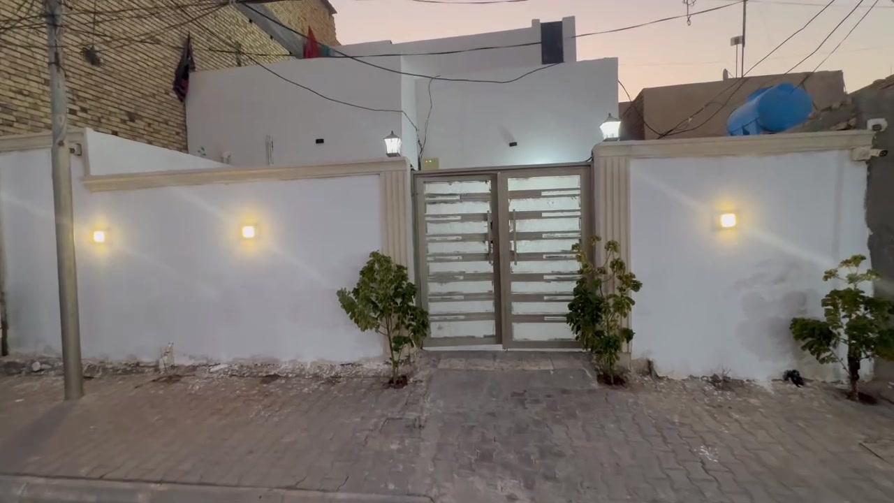 🔥 عرض سكني مميز للبيع عن طريق المبادرة | مكتب الخيكاني 🔥
بيت جاهز للبيع في موقع ممتاز ومخدم، مع إمكانية الشراء عن طريق المصرف العقاري (المبادرة)! 🏠✨
📍 العنوان: الرميثية - خلف المحكمة
📏 المساحة: 200 متر مربع
💰 السعر الكلي: 160 مليون دينار
💵 المقدمة: 60 مليون دينار (والباقي عن طريق المبادرة العقارية)
📌 مميزات العقار:
 موقع استراتيجي وقريب من الخدمات والمؤسسات.
 إمكانية التقسيط والشراء عبر المصرف العقاري لتسهيل عملية الدفع.
 منطقة سكنية ممتازة وهادئة.
📞 للاستفسار والتواصل: اتصل بنا الآن: *********** 🏛️ مكتب الخيكاني للعقارات والاستثمارات - نسهل لك طريق العقار الأفضل.

