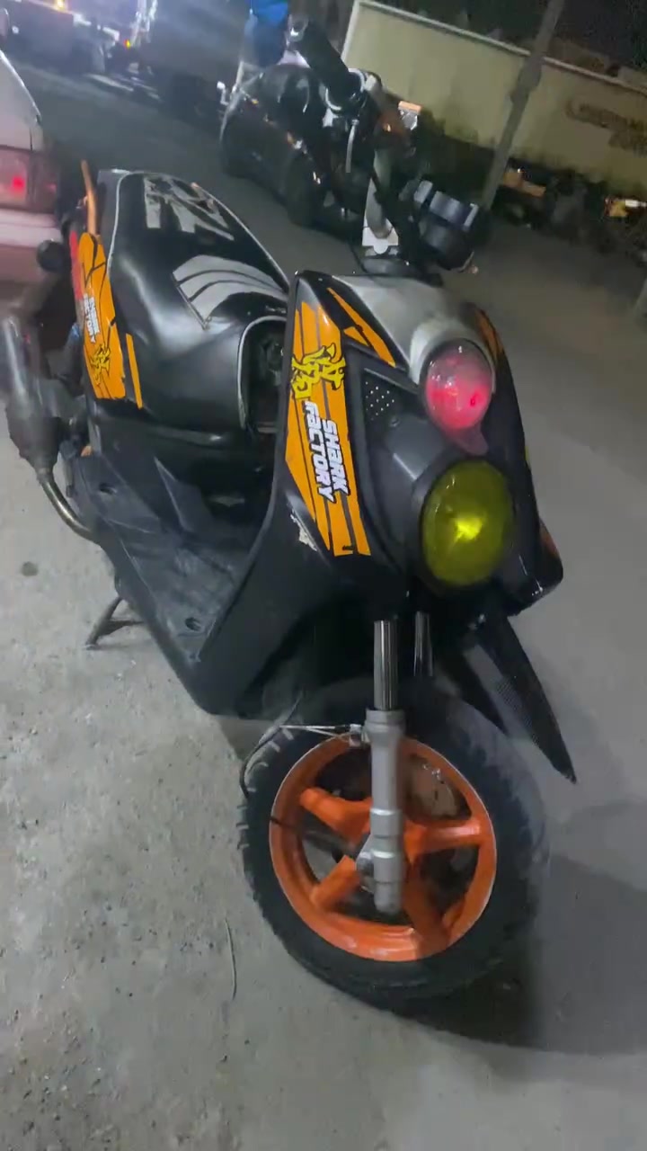 سكنس جبلي مزوده كله شرك ستيرن رياضي يدات قبق عنبار وصالنصه وبعد بيها تزويد خارجي مكينه خرسه تايرات جديد مكانه الشعب 
***********
