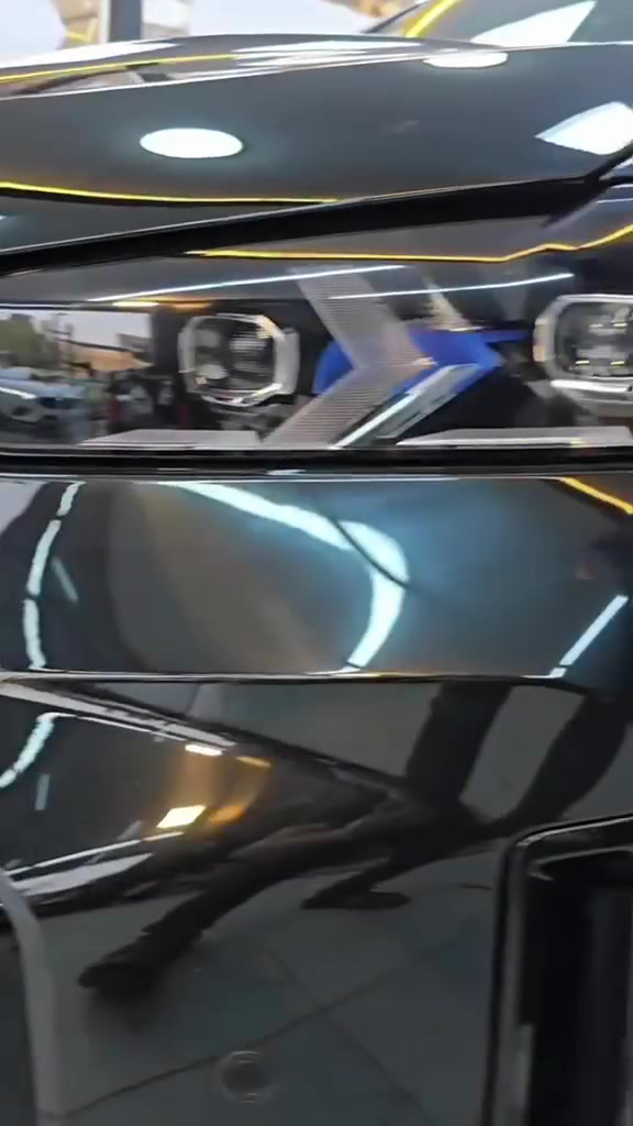 Bmw X 5 40i xdrive 2024 ..دفع رباعي مو ثنائي ..
Driver assistance professional  
  ***للبيع مو للمراوس ***
ماشية 15 الف ميل اللون اسود ميتالك ،داخل ابيض 
تغليف ppf فرنسي براند hexis ب ٢٥٠٠$ مو تجاري
حادث بسيط دعامية ،بدون نقص صفر مسج،اخت الزيرو الداخل والكشنات زيرو بدون اثر استخدام وكشر السيارة جديد لاشخوط ولا رصعات ولاسمكرة ماتبين وارد امريكا,
مكان السيارة بغداد - الجادرية
السعر 50000$ 
للتواصل واتساب فقط ***********

