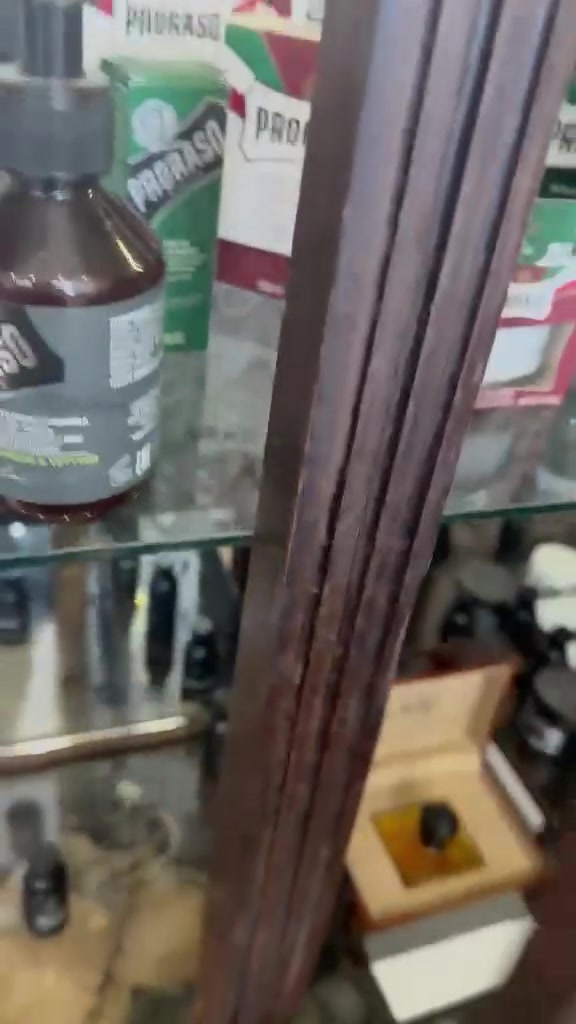 من رخصة لادمن
جام خانه للبيع نضيفه طول175 وعرض2متر 
اي استفسار ***********
