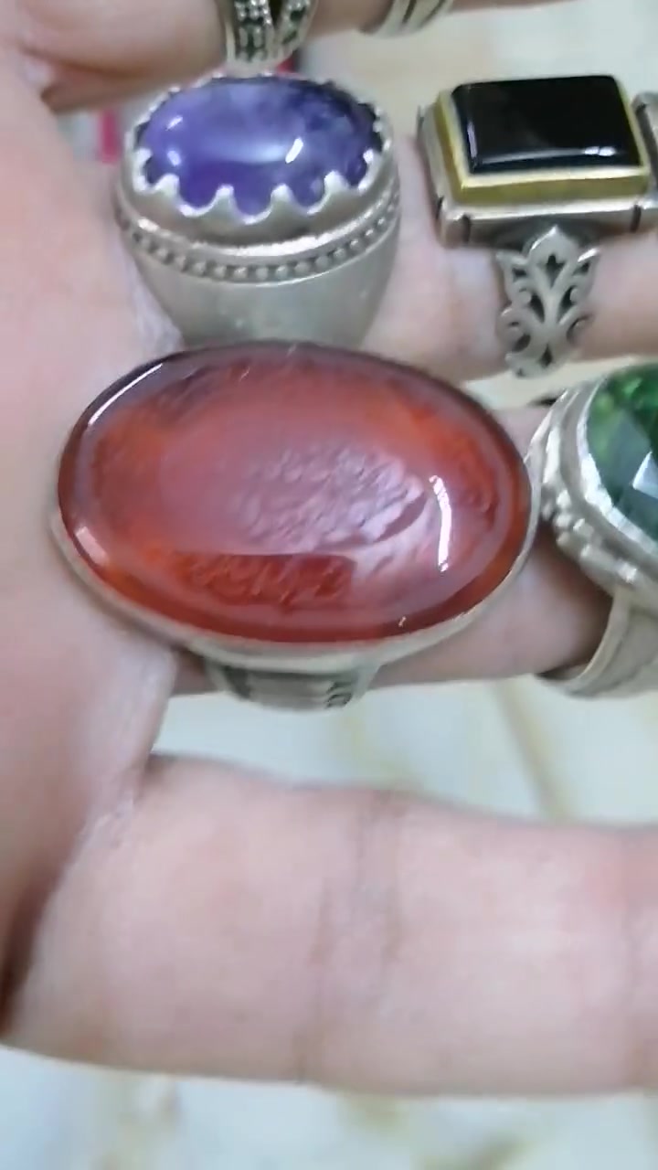 محابس ٨ محبس فضة ٩٢٥ اصلي عراقي للبيع... جمشت. عقيق مخطوط. تورمالين. اوبال. ياقوت تفاحي. جزع سليماني... شلع قلع
والمفرد يختلف سعره... الشراي ماسنجر او واتساب *********** ديوانية
