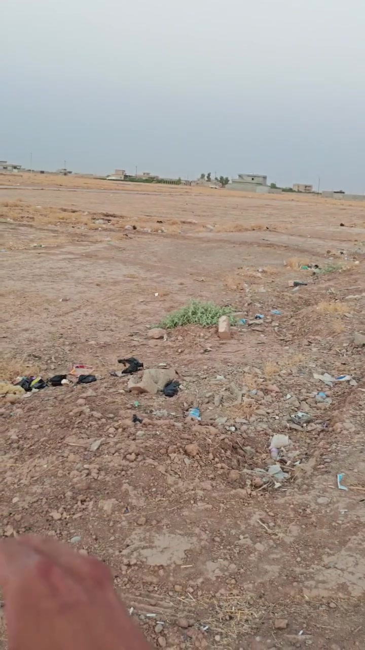 السلام عليكم
العنوان كما موضح بالفيديو مدخل الحويجة من جهه البگاره 
 متوفر قطع مرتبه فول للبيع 
التجاري مساحه القطعه 320 متر 
الخلف التجاري مساحه القطعه 200 متر 
الاسعار 
التجاري 23 مليون وبيهه مجال 
السكني 7 ملايين وبيهن مجال
