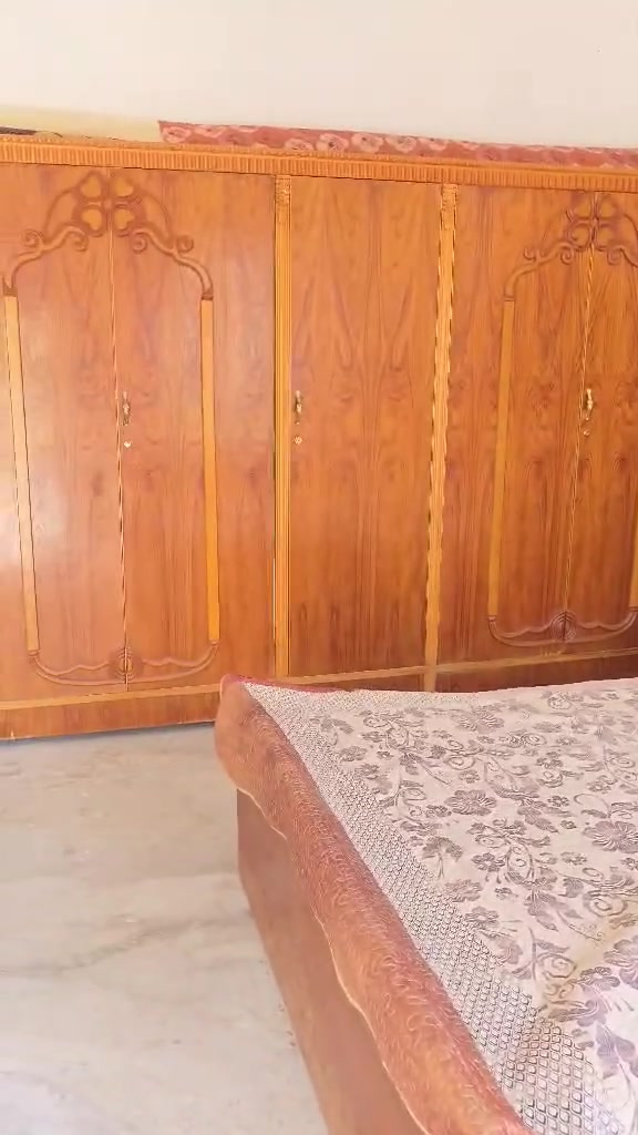 غرفه نوم للبيع السعر 450الف التواصل واتساب ***********
