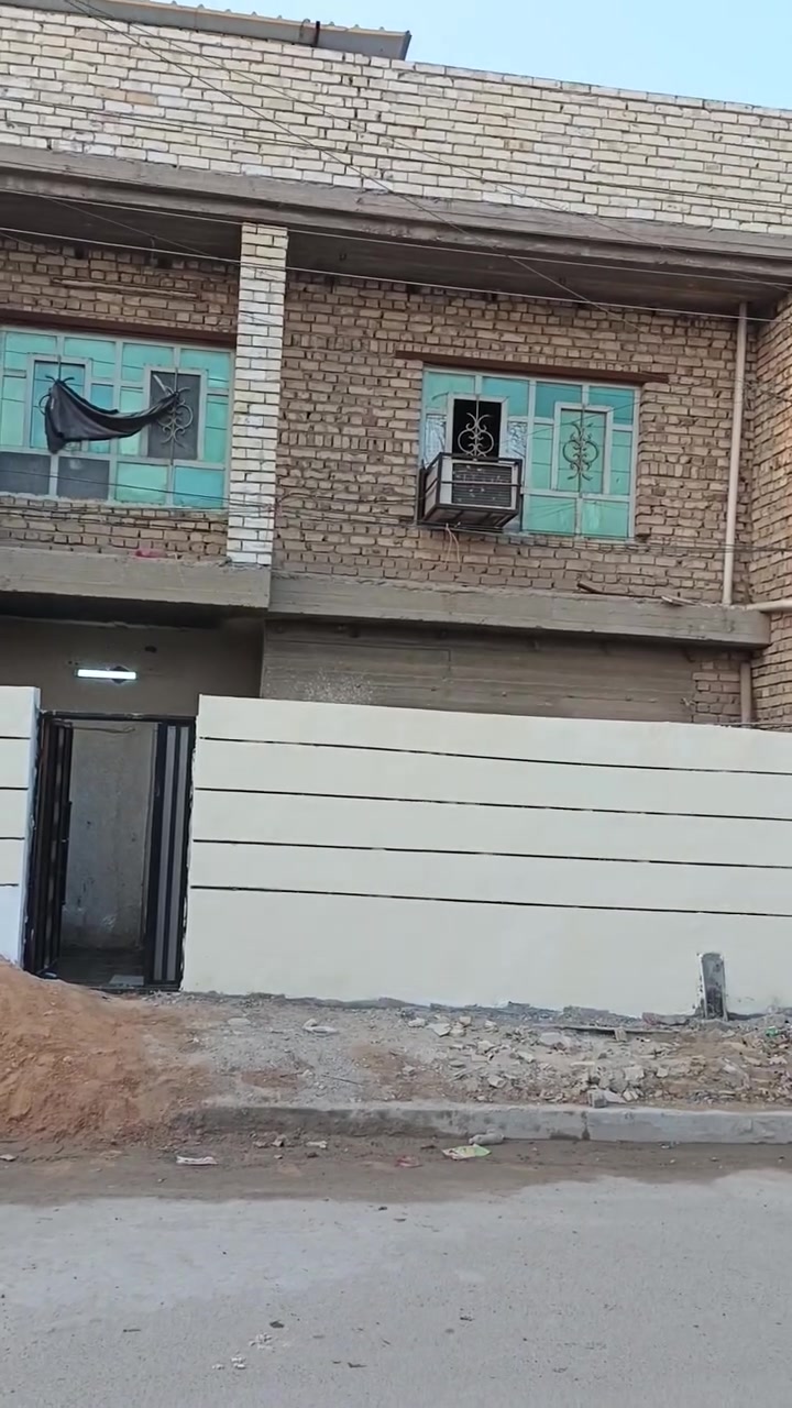 للبيع ٧٥ متر مربع في منطقة ام الكبر والغزلان 
بيه اربع غرف اثنين مطابخ
واثنين حمامات الاستفسار اتصال على هاذ رقم***********طابوصرف
