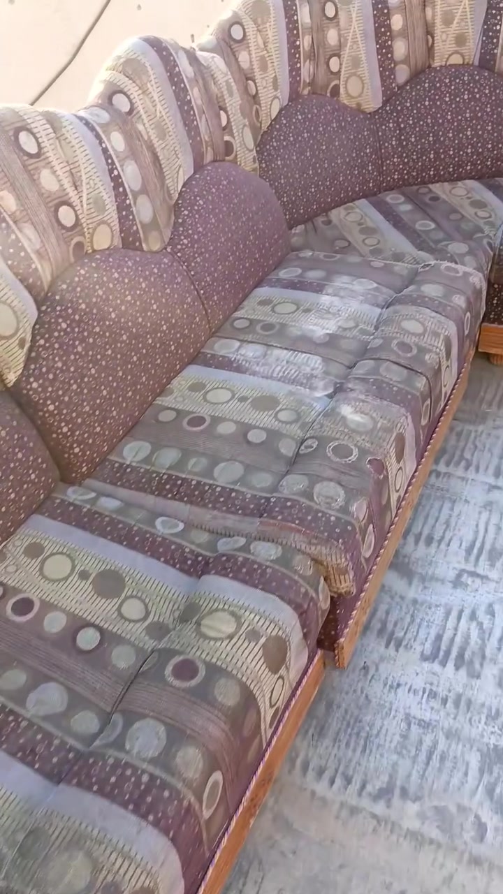 متوفر ديوان مستعمل خشب ثقيل شغل قديم السعر على الخاص
