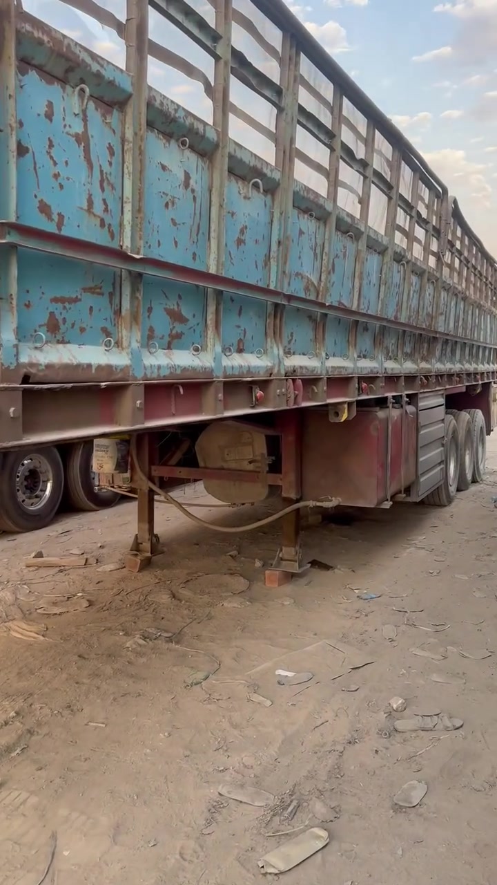 السلام عليكم 
عربانه حداديه
الطول ١٢ ونص 
شريط ٣ دناكير
تايرات نص عمر 
دناكير ثنين ١٣ واحد ١٤ صيني جديد 
شريط نضافه ٩٠ بل ١٠٠ 
مكاني بغداد الكاظميه. 
السعر 80$وبيهه مجال 
غير متواجد عل فيس 
***********
