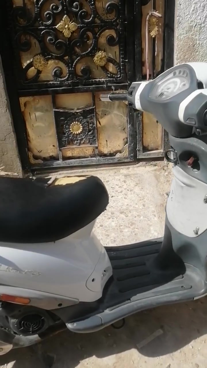 للبيع ماطور جديد مكينه نضيفه ما مفتوحه.. تجي وياه سوبايه اماميه سعر 550وبيه مجال ماتوزي على بيعته 
***********
