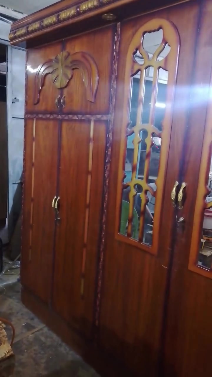 كنتور ٦ابواب ملحق نضيف كلش مابي اي كسر داخل وخارج صاج نضيف جدا جدا جدا مكان بغداد شعله جكوك موجود توصيل داخل بغداد ***********
