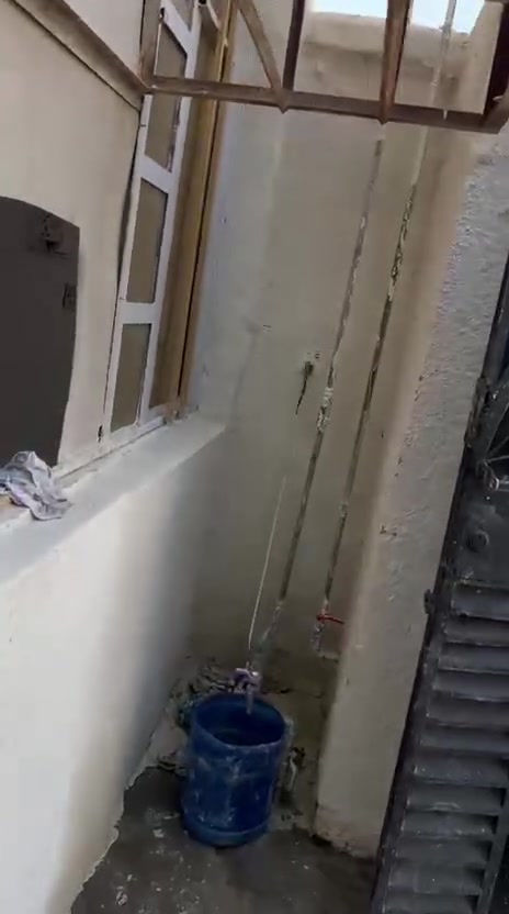للايجار
بيت ٥٠ متر طابق واحد استقبال وغرفة نوم وملحقاتها يصلح لسكن شخصين او ٣ اشخاص كحد أعلى 
يقع نهاية شارع الصيرفه مقابل منفذ عبد الله الربيعي 
ايجاره قفل ٣٠٠ 
اخوان اني صاحب الدار مو دلال
للاستفسار اكثر ***********.     ابو رائد 
ملاحظه  . ايجار البيت ٣٠٠ مو تخليني اجي من آخر الدنيا وتكعد تنزل بكيفك والحجي هواي اخوان
تقبلوا تحياتي ومحبتي للجميع
