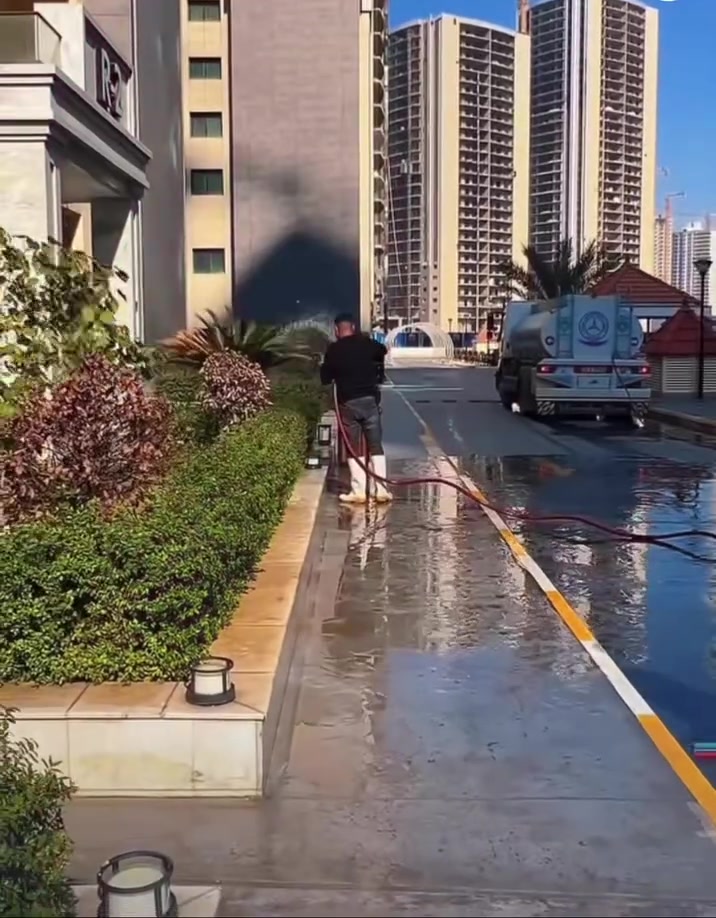 🏡 للبيع شقة مميزة داخل مشروع رويال سيتي

إذا كنت تبحث عن سكن يجمع بين المساحة الواسعة والموقع المميز داخل مجمع سكني حديث، فهذه فرصة لا تُعوّض.

✨ تفاصيل الشقة:
📐 المساحة: 193 م²
⬆️ الطابق: الثالث
🌇 إطلالة خارجية

✅ تقع الشقة داخل مشروع رويال سيتي، الذي يتميز ببيئة سكنية منظمة، وبنية تحتية حديثة، وخدمات متكاملة توفر الراحة والأمان للسكان.

📞 للاستفسار والحجز: ***********
