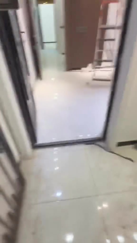 السلام عليكم دار للبيع نزال عباس الكهربائي شارع ١٤ متر 

🔷المساحه ٦٥ متر 
🔷ثلاث غرف نوم 
🔷البناء جديد زيرو 

للاستفسار الاتصال ع الرقم او مرسله واتساب 
***********📞

