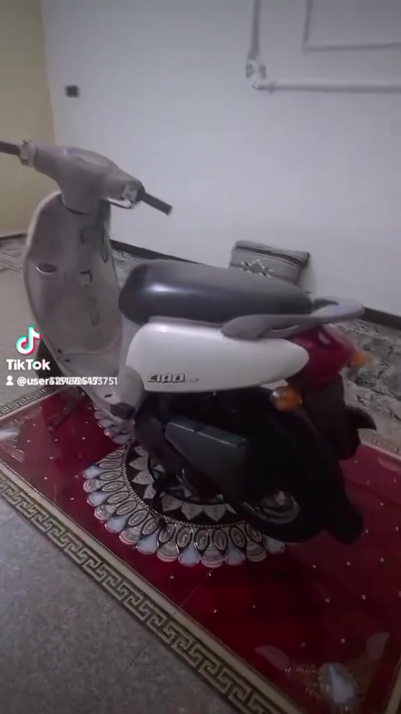 السلام عليكم  دراجه فله للبيع جديد رامبه رقم انتصل ***********
