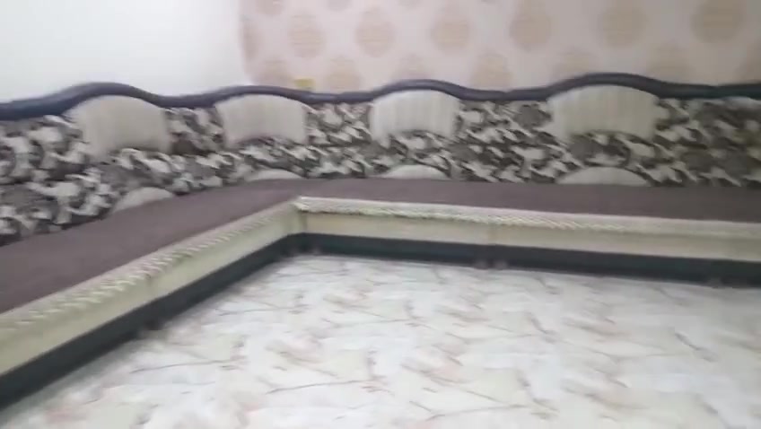 متوفر ديوان عدد 2 الطول11 متر شغل الموصل نضافه فول لطلب والاستفسار الاتصال على الرقم *********** العنوان تكريت القادسيه نهاية شارع الكراج مقابل تنزيلات الباشا

