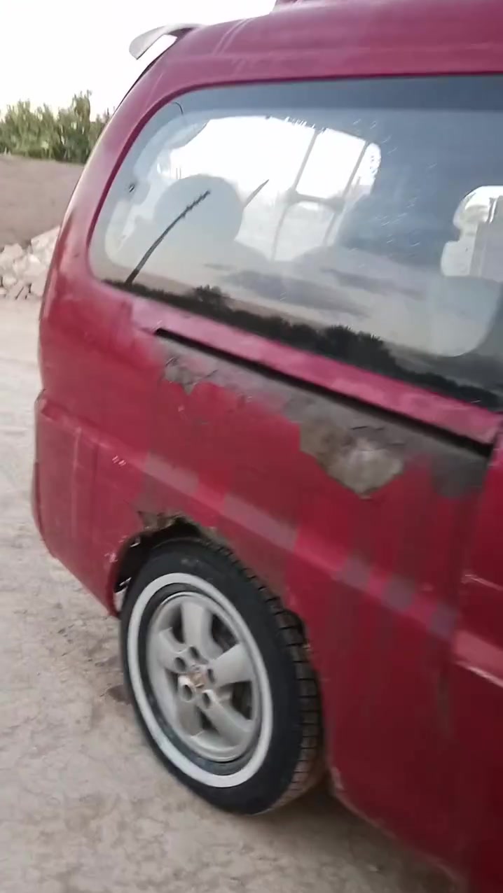 السلام عليكم ستاركس للبيع موديل 2002 مشروع وطني رقم ميسان سنويه ل 29 راعيه موجود محرك كير حداديه اكسل خير من الله شواصي معمره تبريد مابيه السعر ب 33 وبيه مجال *********** مكاني ذي قار
