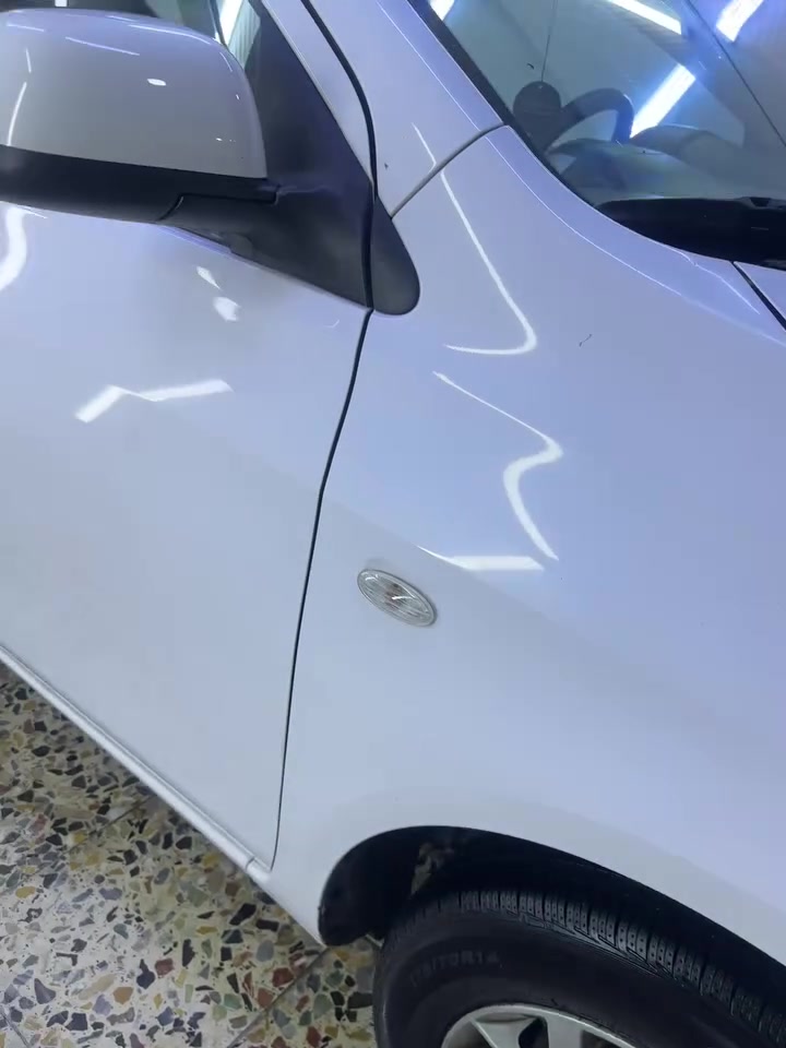 السلام عليكم 
نيسان سني هندي 2019 البليتة الزركه 
السياره نفس مموضح بل صوره يدات من حساس خلفي رقم جديد سنويه جديده سياره ماشيه 107km لا مشتغله تكسي ولا شي 
العنوان:بغداد/البلديات
سعر البيع:97 بيهه مجال حك الجية
للتفاصيل:
رقم الهاتف: ***********
