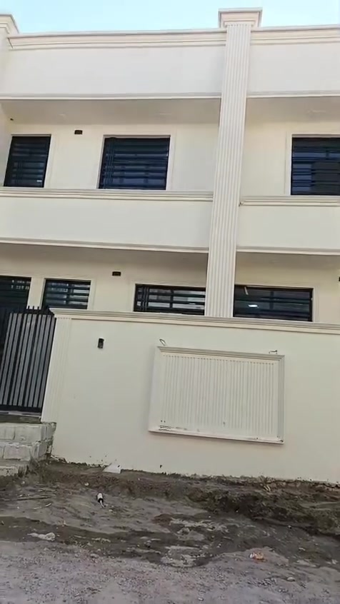 السلام عليكم
مشتملات عدد اثنين للبيع مساحة كل واحد ٥٠ متر  ٥×١٠ بناء درجة أولى وموقع ممتاز مدخل كميره مقابل باب الجزيرة الثالث والتفاصيل داخل الفديو كما يتوفر بيوت وأراضي بمساحات مختلفه للإستفسار الاتصال على الرقم ***********
