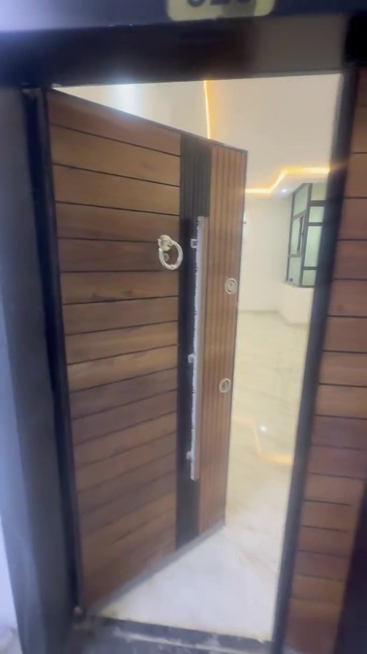 ✨ فرصة مميزة للسكن والاستثمار في موقع راقٍ ومميز جداً

📍 الموقع: بغداد – السيدية، شارع الضباط
🏢 مجمع درة السيدية
📐 المساحة: 142 م²

الشقة تتكون من:

* 🛋️ صالتين
* 🛏️ 3 غرف نوم
* 🚿 2 حمام
* 🍳 مطبخ
* 🧺 غرفة لوندري

⭐ مميزات المجمع:

* 🛗 مصاعد
* 🚗 بارك سيارات كبير
* 🛡️ سكيورتي وحماية
* 🔐 بوابات ذكية
* 📍 موقع مميز وسهل الوصول

🏠 الشقة جديدة وغير مسكونة، ومناسبة جداً للعوائل  و بموقع مميز.

💯 التواصل مباشر مع صاحب الشقة
🚫 بدون دلالية
🚫 بدون وسيط
✅ لا توجد أي عمولة أو أجور دلالة

📞 للاستفسار ومعرفة السعر والتفاصيل، ***********
***********
