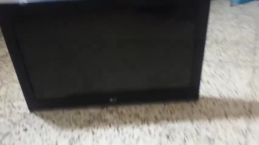 شاشة ٣٢ • منفذ HDMI • إضاءة ضعيفة