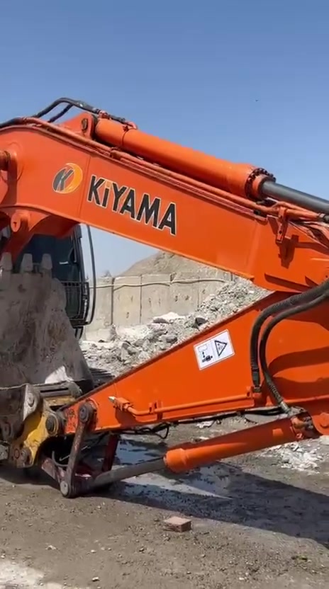 سلام عليكم حفاره زت ثري موديل ٢٠١٣ جاهزه للعمل زنجيل حداديه كفاله عامه الاستفسار أتصال ***********
