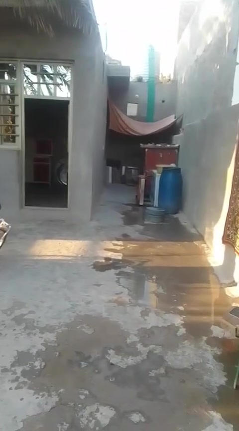 سلام عليكم دار لبيع مساحه 250 متر طابو زراعي وباقي تفاصيل بل فيديو طبليط ماء كهرباء سحب سعره خاص ***********
