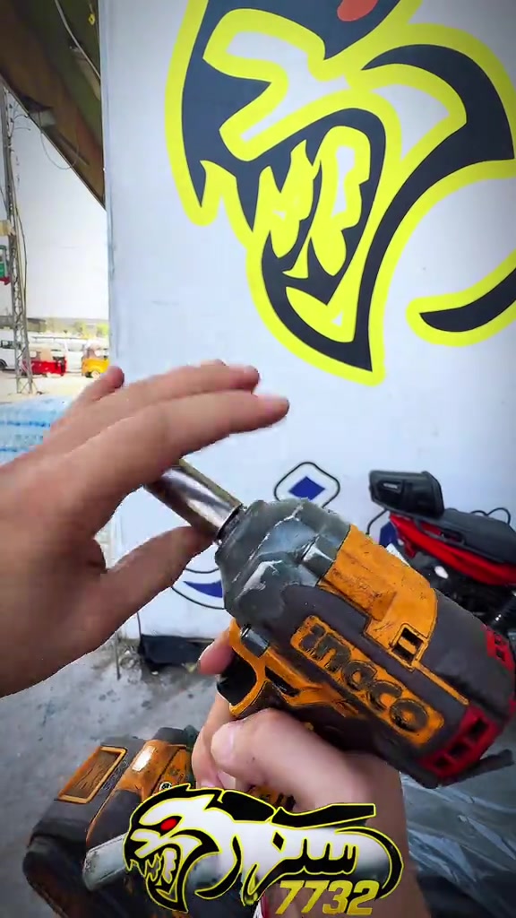 قلب الدراجه مريض سهله👌🔥للحجز والاستفسار، تواصلوا معنا عبر الأرقام التاليه • 📞 الرقم المختصر مبيعات الدراجات: 7732 • 🏍️ مبيعات الدراجات: *********** • 🏍️ مبيعات الدراجات: *********** • 🛠️ مبيعات الأدوات والكماليات: *********** 📍 فروعنا بانتظار زيارتكم: • 📍 الفرع الأول (ديالى): ديالى- تقاطع القدس - (شركة سيزر). • 📍 الفرع الثاني (بغداد): البلديات - مقابل جامع وحسينية سيد صلاح المكصوصي - 

نص مكتوب في الصور:
- سنزور
- 7732