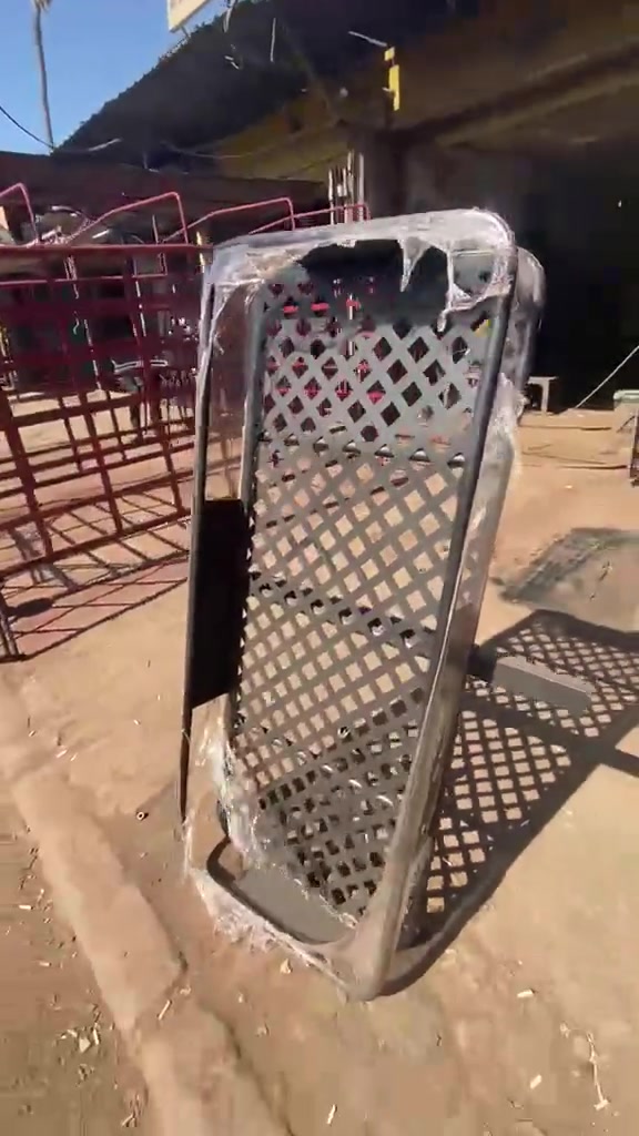 سله خلفيه للبيع بعده بلجيس ممشدوده للبيع راسلني واتسب وتدلل موجود توصيل ترهم جميع لسيارات لبيهه هوك اي استفسار ***********

