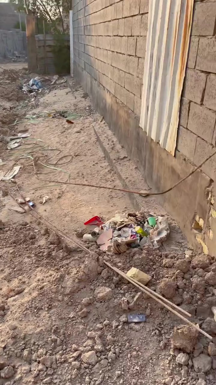 سلام عليكم
يتوفر بيت هيكل مساحة بناء 150 متر 

مع قطعة ارض مساحتها 250 متر

البيت  طابقين هيكل الطابق الاول ابلوك 

وطابق الثاني فرمستون

يحتوي طابق الاول ع غرفه منام

 و مطبخ و صاله و هول و حمام سباحه و حمام تواليت

 و حمام خارجي للخطار و ديوان 

طابق ثاني يحوي ثلاث غرف  في داخل كل غرفه  حمام 

في طابق الثالث غرفه فقط 

نفس ما موضح في فيديو  و قطعة الارض مساحتها 250 م

سعر 185مليون قابل للتفاوض 

عنوان ابو الخصيب مهيجران خلف مدرسة الفجر

للاستفسار تواصل مع ارقام التاليه 

***********

***********
