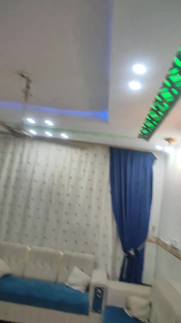 دار للبيع المساحه 144قطاع 41على الفلاح أول دربونه مقابل شارع الدراجات. قاطين 6غرف نوم واستقبال 7متر ومطبخ وصحيات فوك وجوه الارضيه مرمر وكاشي قليل. اللبيت كله سيراميك 
مستعجل على اللبيع السعر 270 المراسله على الرقم ***********

