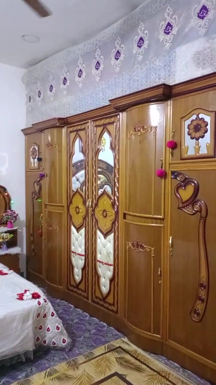 سلام عليكم يوجد عندي غرفه نوم كاملة ونضيفه للبيع بسعر مناسب و مكاني مدينه الصدر قطاع 70 والسعر خاص اتواصل الرقم *********** متواجد واتساب فقط
