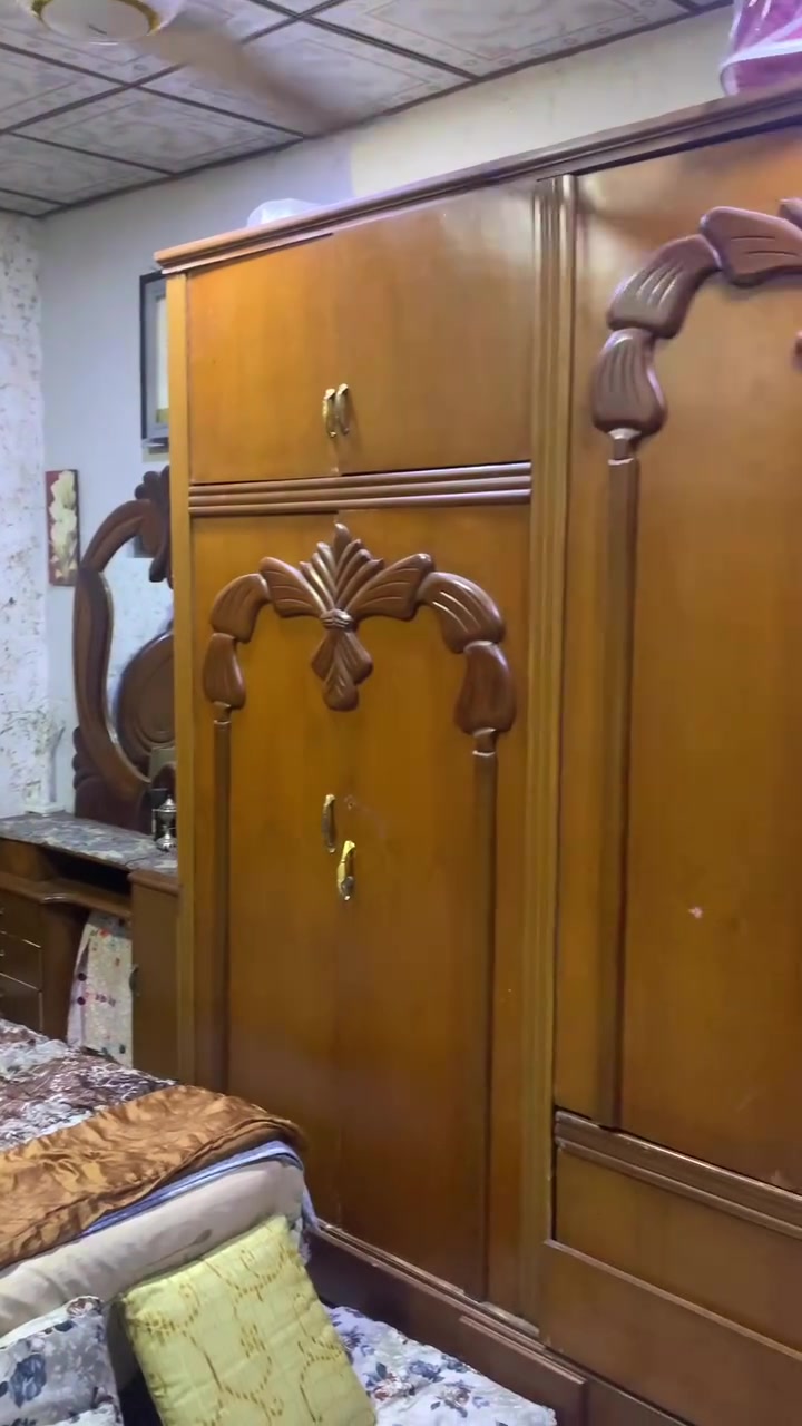 غرفه نوم مستعجل على بيعهه مكاني شارع حيفا   ***********
