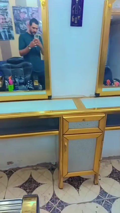 سلام عليكم متاح ديكور مال حلاقه نضيف نفس الي بل تصوير مكلف بل نشر الستفسار والسعر ‏‪***********‬‏  
اني مكلف بل نشر  يريد سعر ينتصل على رقم  هاذة لحد. يجي خاص  مغلق  اني مكلف بل نشر بس
