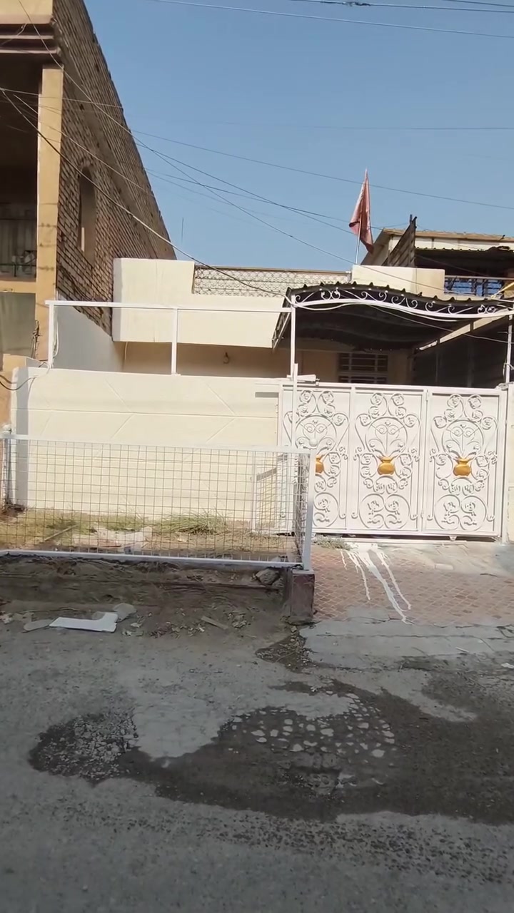 للبيع 125م طابق واحد نظيف سعرة مناسب 
مكانة بلامانة قرب الشارع العام ***********
