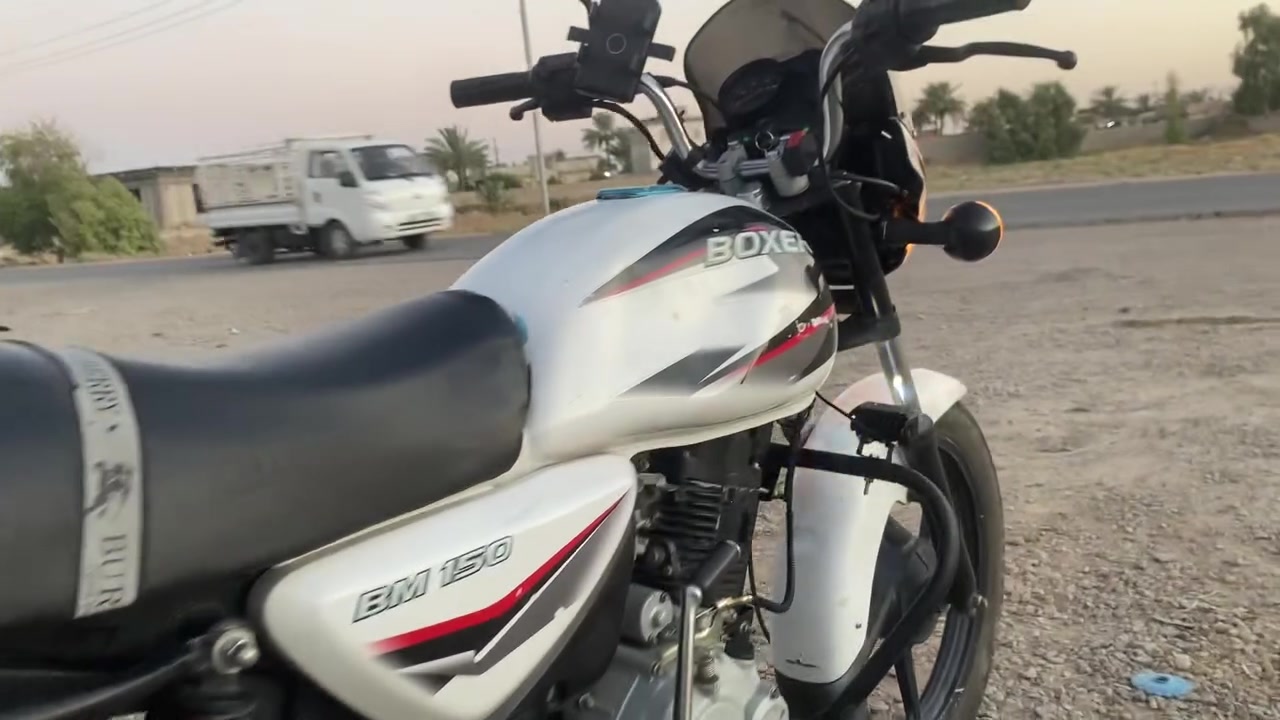 سلام عليكم ورحمة الله وبركاته دراجه بوكسر موديل ٢٠دراجه نظيف بعد اوظح من الصوره مكفول كفاله عامه رقم ديالى السعر مليون٣٥٠

***********
