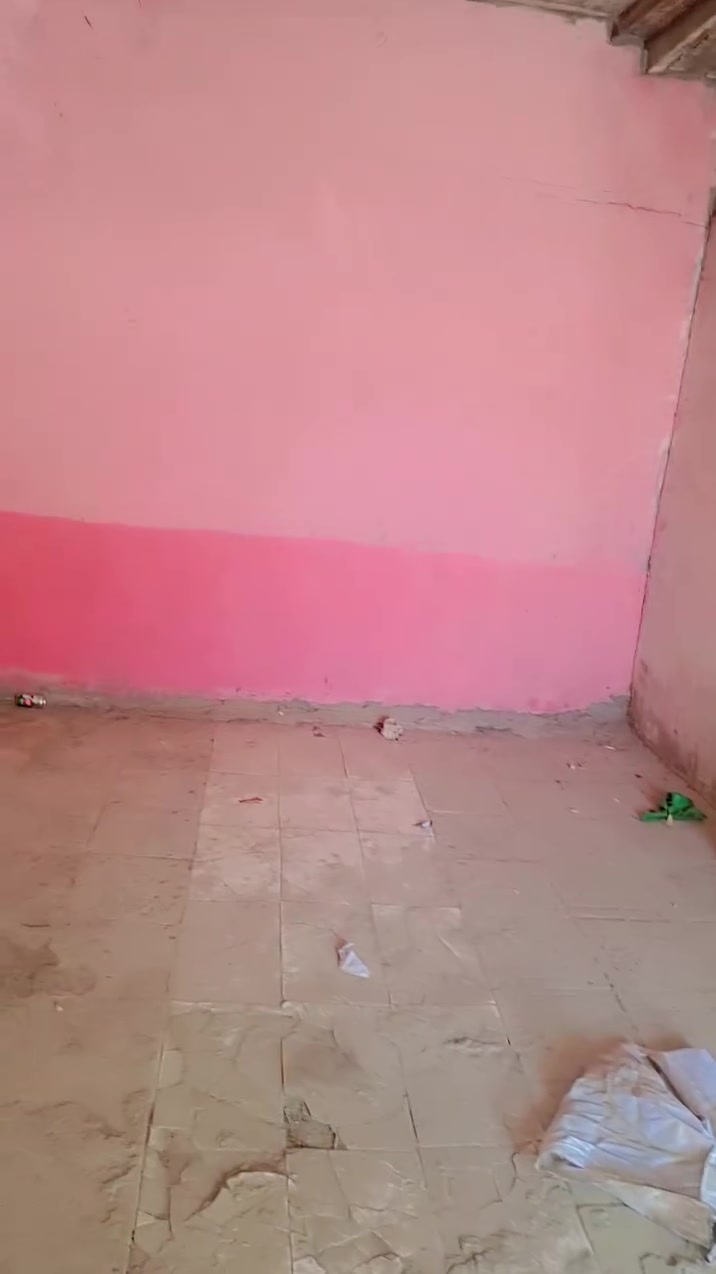 سلام عليكم بيت خلف العمارت سكينه  مدنيه الصدر  ٣ غرف +ستقبال +صحيات +حوش ١٠ مترات ***********
