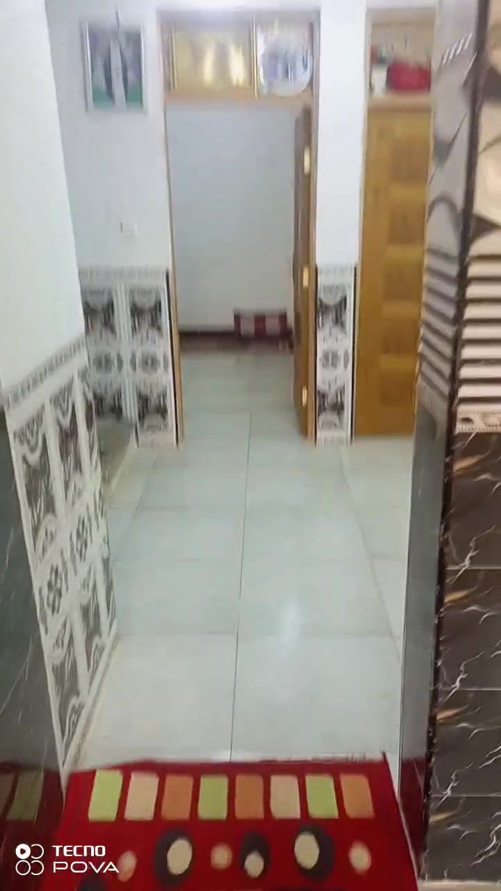 السلام عليكم بيت للبيع مقابيل شارع 60 صفحه الديوانم مساحه 150 استفسار على هذا الرقم ***********
