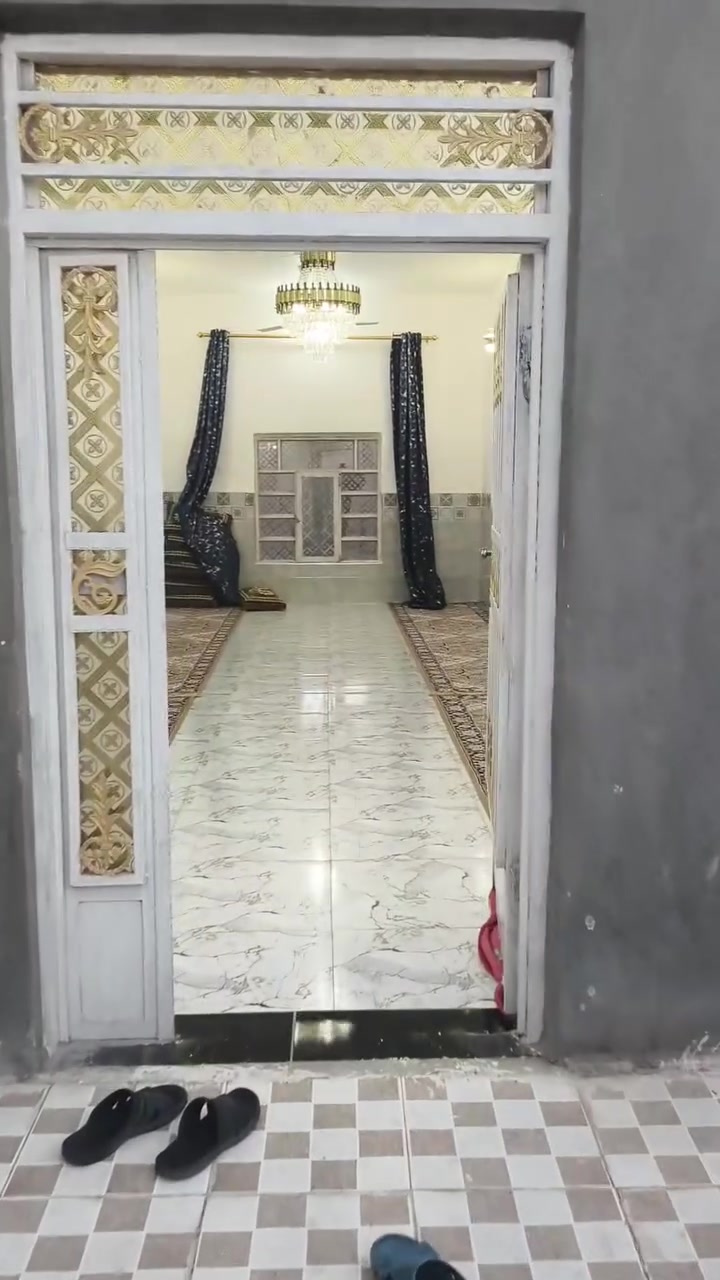 الإعلان : بيت للبيع في الشافعية قرية المعمل،380 متر، و،عرصه 220مترر  بي استقبال وغرفة منام للضيوف و ثلاث غرف وصالة ومطبخ وطارمة كبيرة  مومر مدار لبيت 2متر .  المعمل على الشارع العام مقابل جسر العبور، مقابيل مدرسة دار البيضاء. كل الخدمات متوفرة. ***********
