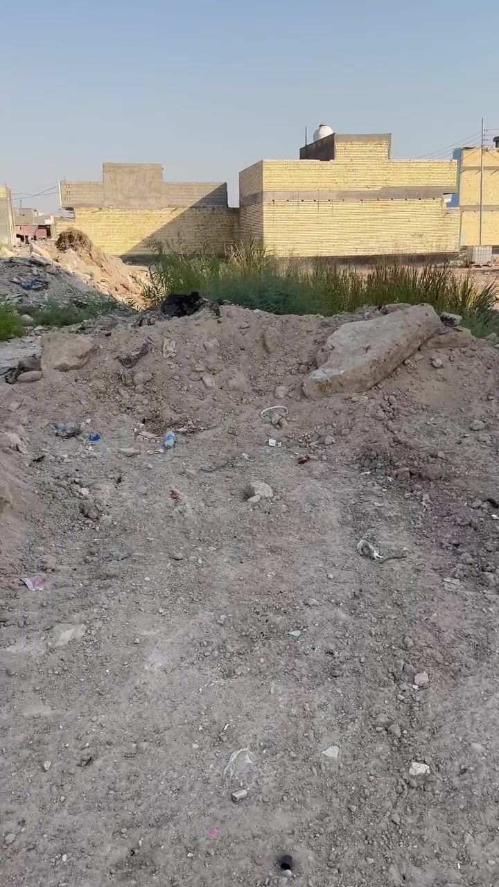 🏠 قطعة أرض للبيع في كربلاء –100 م
قياس القطعه 8.5 × 12.5
📍 الموقع: مجمع حي الجامعة الخضراء – خلف جامعة كربلاء
📜 الطابو : زراعي – سند 25
⚖️ إقرار محكمة
💧 ماء متوفر
⚡ كهرباء متوفرة
🛣️ تبليط شارع بعرض 8 أمتار
🚰 مجاري متوفرة
🕌 يبعد حوالي 10 دقائق بالسيارة عن الإمام

💰 السعر: 32 مليون دينار عراقي 

📞 للاستفسار والتواصل:
*********** 
📱 اتصال – واتساب – مراسلة الحساب

تفاصيل القطعة والمنطقة بالمنشور …

نص مكتوب في الصور:
- اسواق ركن الجامعه فريحه