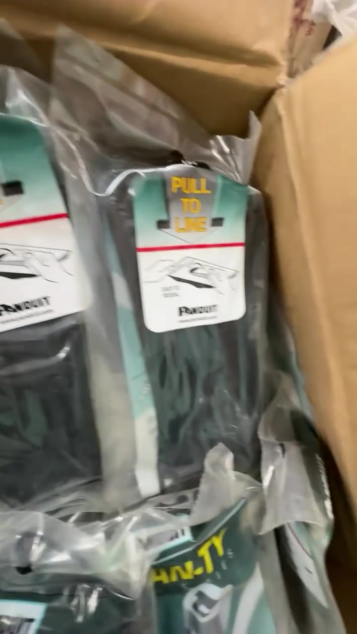 السلام عليكم 
توفرت أربطة كابلات PANDUIT (أصلية) 🇺🇸
الجودة الأقوى للمهمات الشاقة
• الماركة: Panduit الأمريكية (درجة احترافية).
• الميزة: مقاومة للشمس (UV) والحرارة للاستخدام الخارجي.
• القياس : 18 cm 
• الأمان: حاصلة على شهادات الجودة العالمية (UL, CE).
•الكمية: محدوده
•100 شناطه داخل الكيس
•السعر: 8،000دينار للكيس الواحد 
•اسعار خاصه للكميات 🔥🔥
•جاهزة للتسليم الفوري!
📍العنوان بغداد شارع الصناعه
✉️للحجز والاستفسار يرجى ارسال رسالة 
📞او الاتصال على :***********

