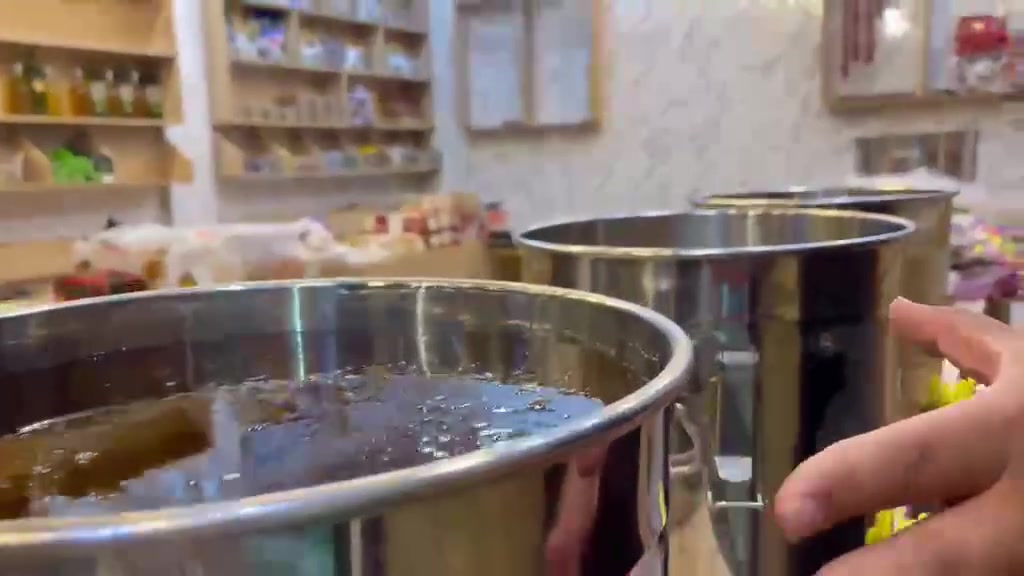 العنوان صلاح الدين قضاء بلد شارع المجمعات مقابل شركه ارض الساحل أو الحورية الذهبية مجاور ستائر الليث او الركن الأوربي اسم المحل مناحل القداح عسل بستانين بلد الاستفسار مراسله الصفحه أو الاتصال على الرقم *********** وبخدمتكم انشاء الله
