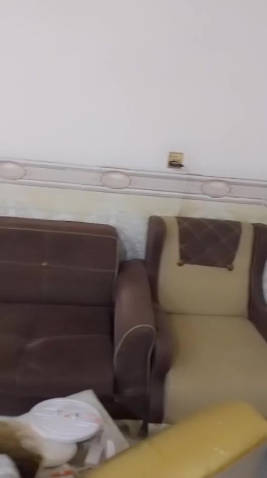 متخم 5مقاعد للبيع بغداد الدورة توصيل ماعندي مستعجلة ع بيعتهن بس جاد يعلق واتساب ***********

نص مكتوب في الصور:
- سرير ب٣٠ قفل