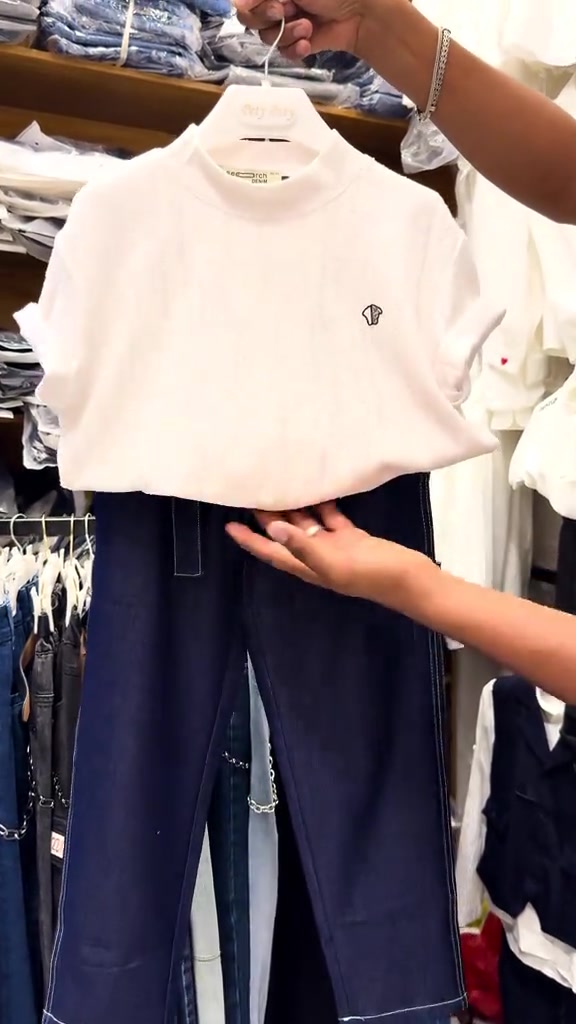 تيشيرت وبنطرون سوبر بكي يجنن قياسات 6/7/8/9/10/11/12/13/14/15/16🛍️😍🔥⛈️ للحجز سوبر على وات ساب ***********📞 العنوان بغداد الشعب سوق شيشان 🚗 توصيل موجود لكل العراق 🚀🐎 #ميكي_ماوس_الاطفال_للألبسه_الاطفال  #ملابس_اطفال #ملابس_بنات #ملابس_تركية  ‏‎‏‎
