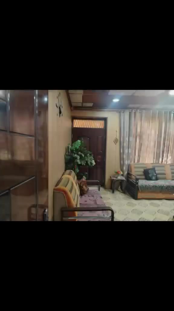سلام عليكم بيت للبيع في اركوازي خلف مدرسة زينب ركن مساحه 200متر ١٠٠ بناء و ١٠٠ حديقه يتكون بيت استقبال ومطبخ هول ومجمع صحيات وغرفه نوم طابق ثاني غرفه وبيت بيه بير ارتوازي وملاحضه كاونتر و كاميرات مراقبه ويا شاشه مع سبالت أثنين ويا بيت َََمعامله طابو بي سعر ٣٨ وبي َمجال اتصل على هذا الرقم ***********
