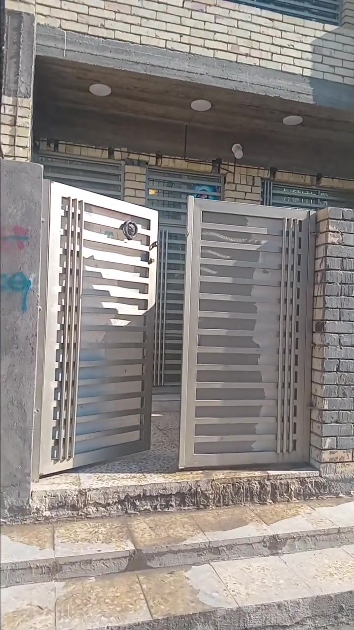 ه السلام عاليكم للبيع مشتمل بالحسينه الراشديه ١٠٠ متر طابق ونص بناء جديد قريب عله شارع والمدرس كامله كافت خدمات مجاري وتبليط، ،،***********
